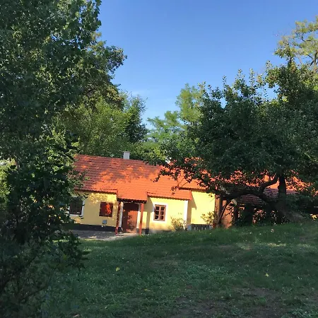 ゲストハウス Vorosmarty House カポルチ
