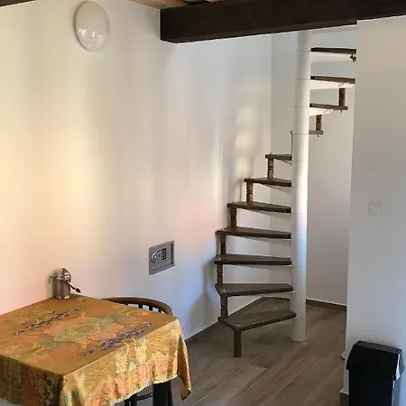Vorosmarty House ゲストハウス