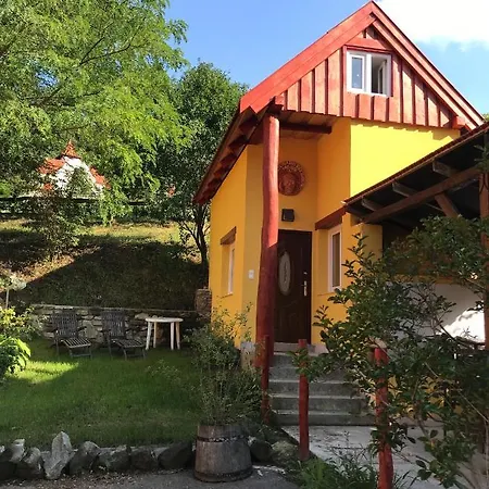 ゲストハウス Vorosmarty House カポルチ