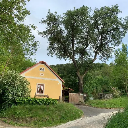 Vorosmarty House ゲストハウス カポルチ